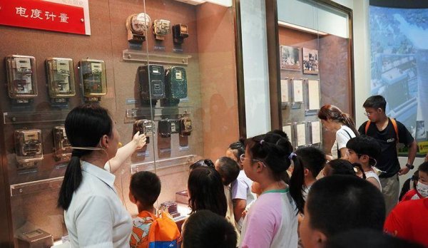 股票在线配资门户网 从青铜灯到蹬车发电 少儿读者触摸电力文明